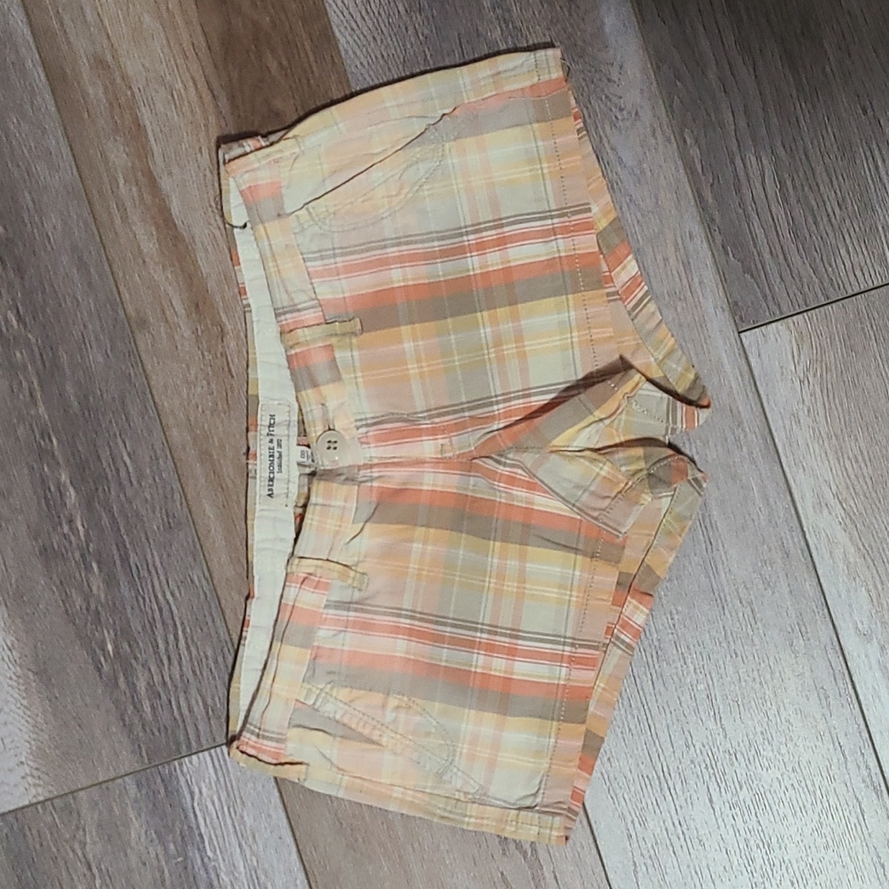 Abercrombie and Fitch Women's plaid shorts size 00